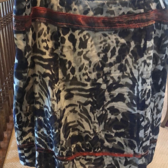 MARC Aurel sleeveless leopard print 2 Pc skirt set - Picture 3 of 4